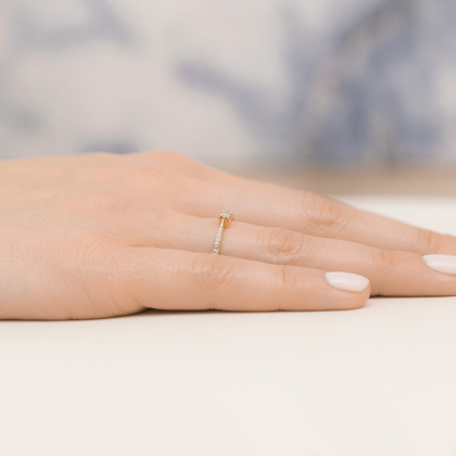 Pierścionek z Diamentami 0,02ct ze złota próby 585. W-0465